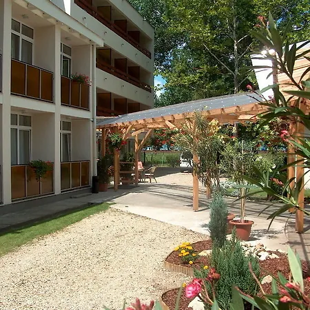 Kiss Family Hotel 3*